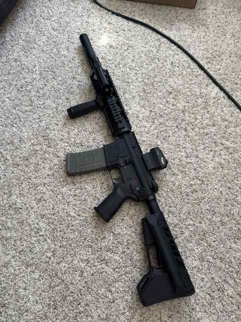 AR15 FOR SALE (LIKE NEW) .223/556