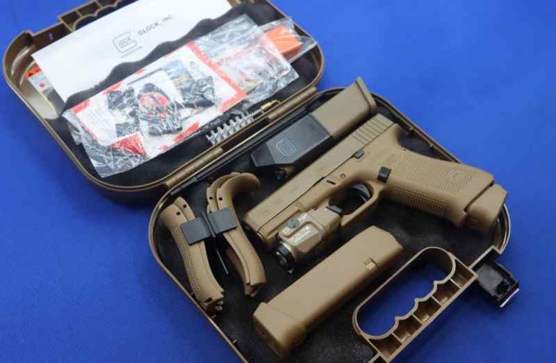   Glock Model G19X Pistol 9MM FDE SL STREAMLIGHT