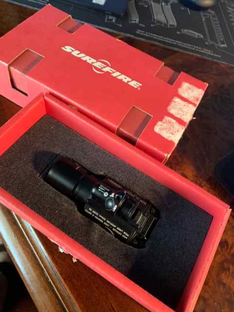 Surefire X400 Weapon LIght / Laser WTS WTT