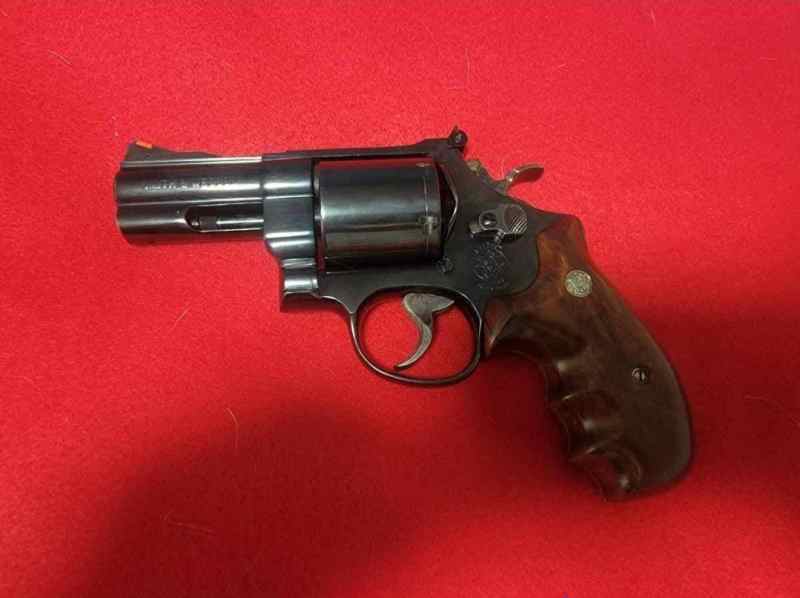 Smith &amp; Wesson 29-4 Unfluted 44 Mag Rare 3&#039;
