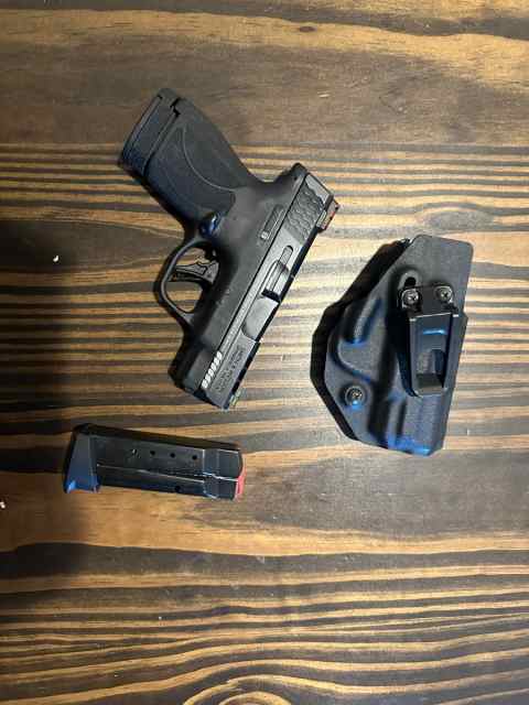 Smith and Wesson Performance center M&amp;P 9 Shield +