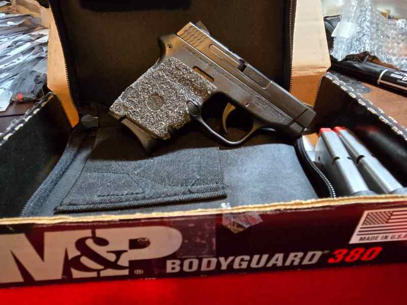 Smith and Wesson Bodyguard 