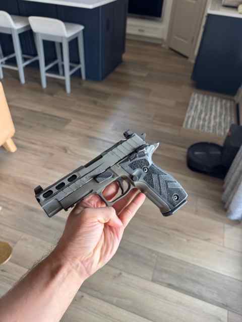 Sig Sauer P226 Legion SAO