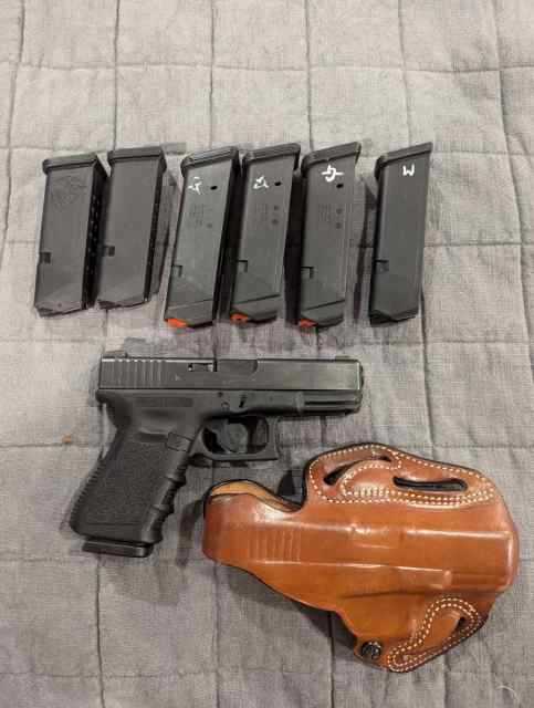  Glock 19 with night sights and 3.5lb trigger. 