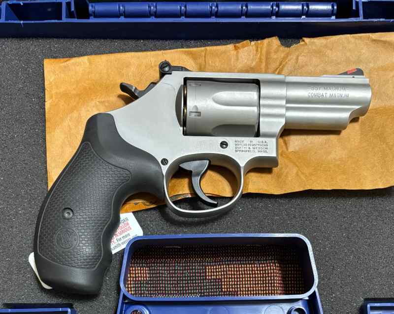 S&amp;W Model 66 Combat Magnum Revolver, 357 Magnum