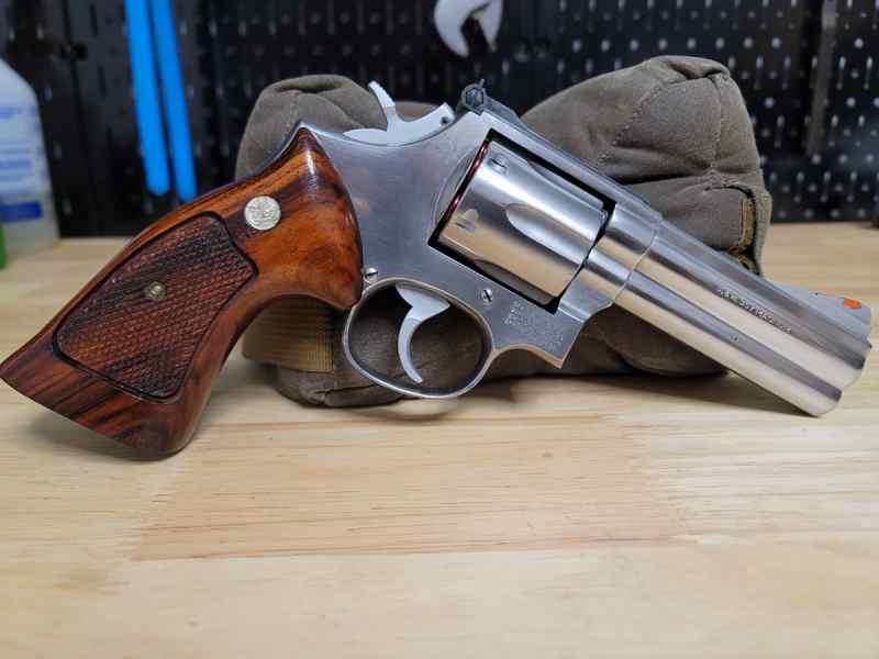 S&amp;W 686 NO DASH PRE LOCK