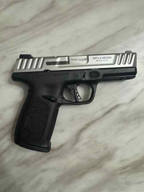 S&amp;W SD9 2.0