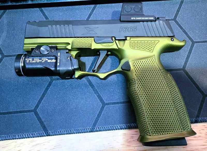 Sig Sauer P365-XMACRO COMP w/extras