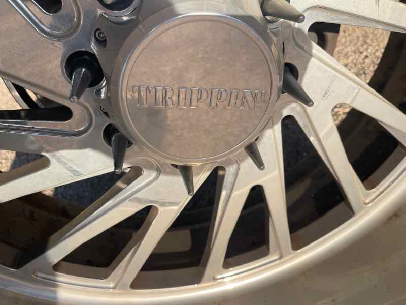 26x14 8x170 on 305/30/26 tires