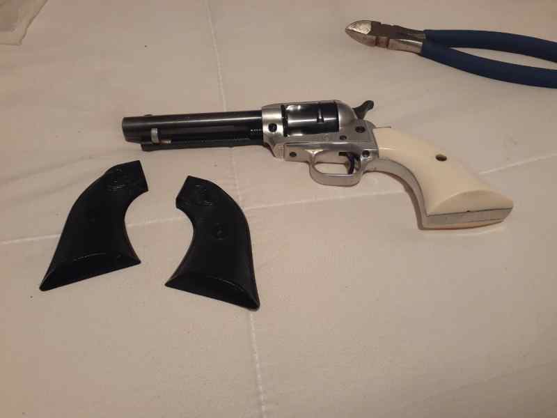 1958 Colt Frontier Scout 2 grips 