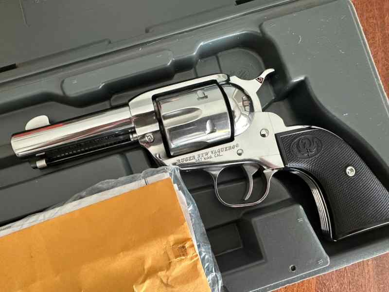 Ruger New Vaquero 357 Magnum/38 Special Revolver