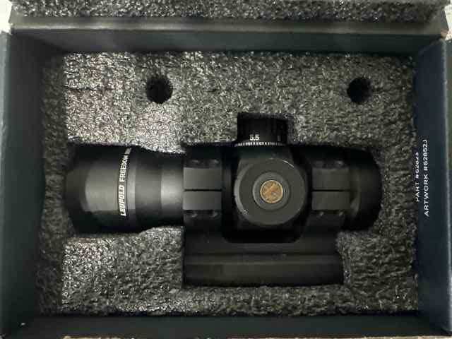 Leupold Freedom RDS 1x-w/mount
