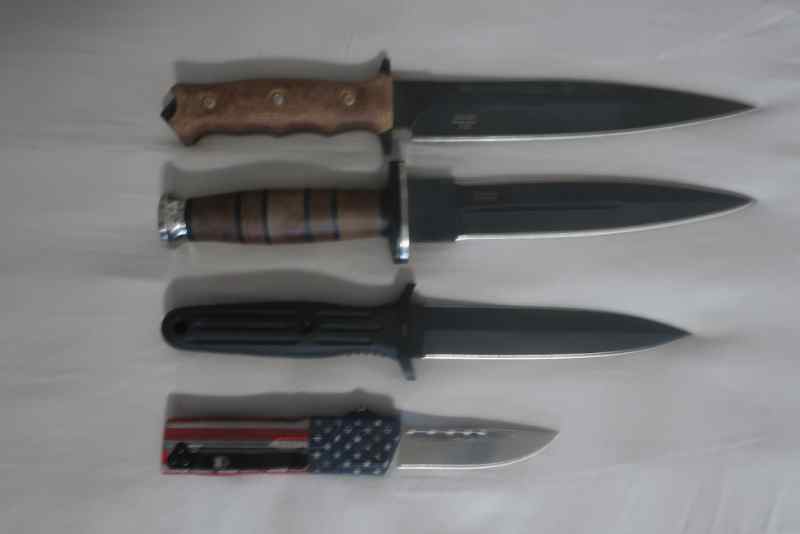 4 knives 4 sale together and comes w display case 