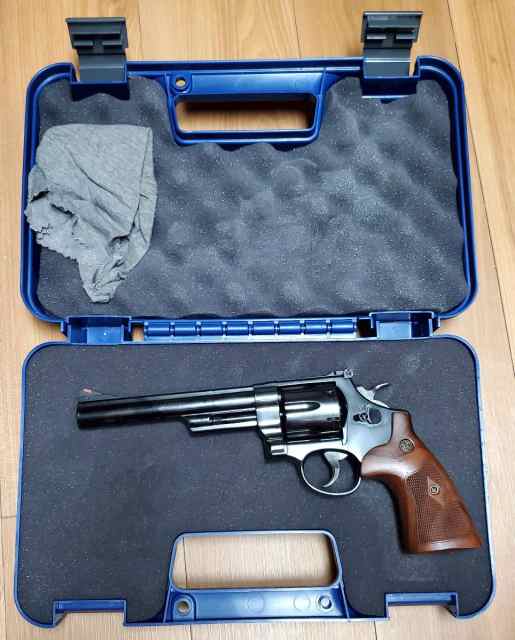 S&amp;W model 29-9 .44 mag