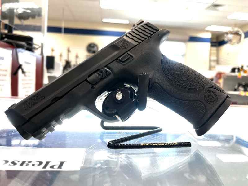 M&amp;P 40 