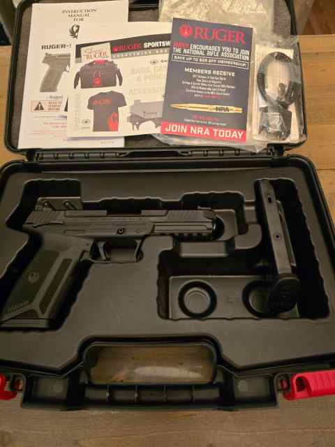 Ruger 5.7 , Optic Ready, 2 mags , LNIB , FSFT 