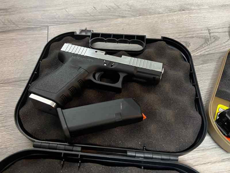 Glock 19 