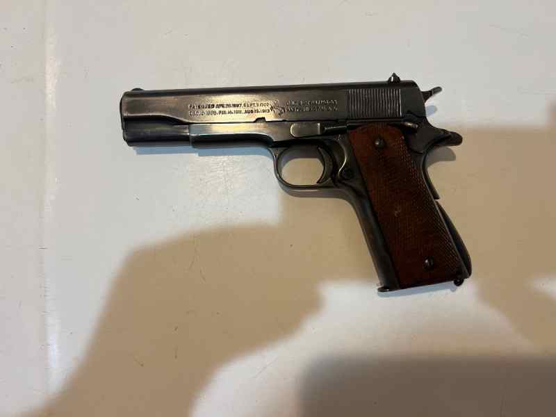 1943 Colt 1911a1