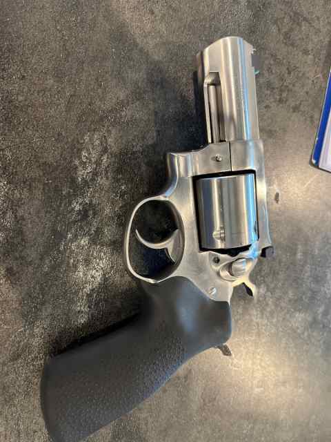 Ruger GP 100 $600