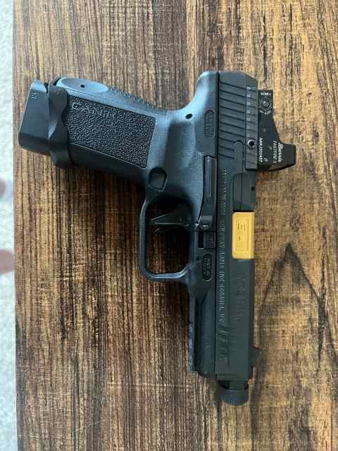 Canik TP9 elite combat executive W optic