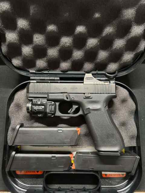 Glock 45 MOS Gen 5 with Holosun, TLR 8G &amp; Holster