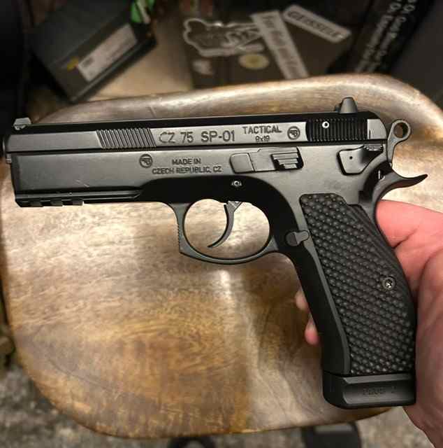 CZ 75 SP-01 Tactical (DA/SA) (Excellent)