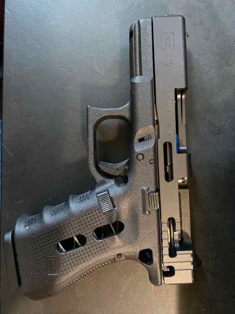 Glock 19 Gen 4 Cutaway Demo model