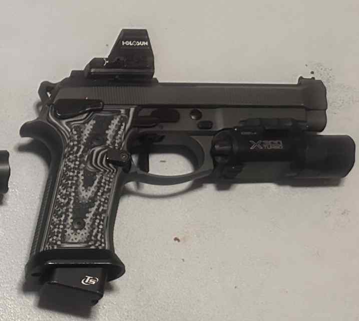 Beretta 92XI Squalo 