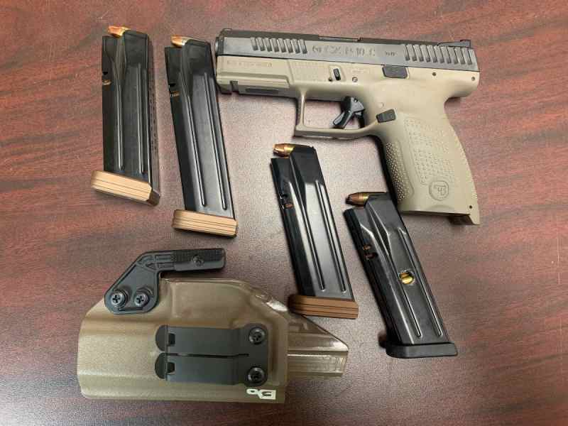 CZ P10C 