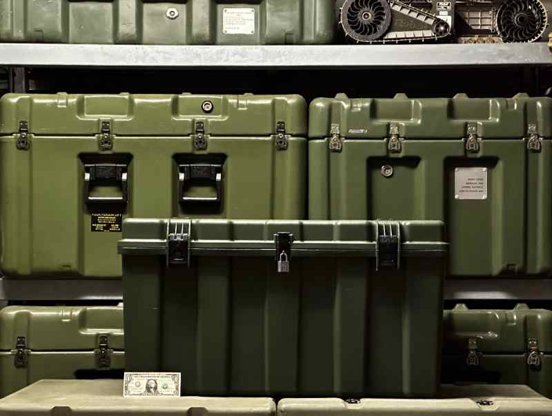 MILITARY PELICAN HARDIGG TL500I STORAGE CASE