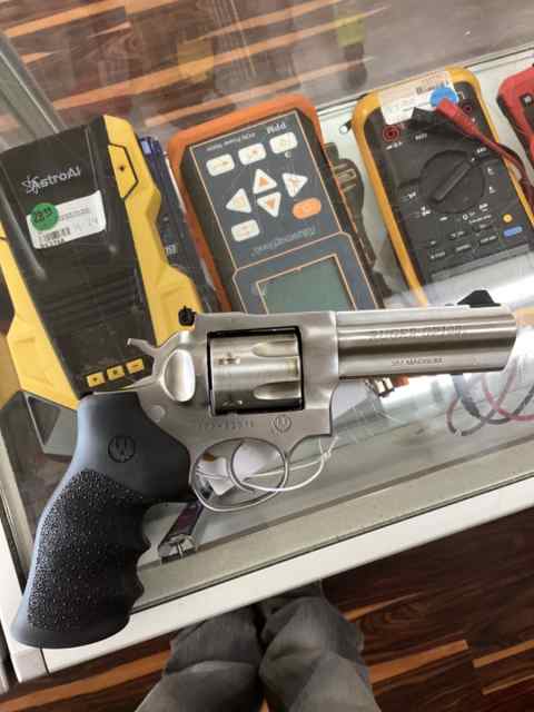 Ruger gp100 357 magnum revolver