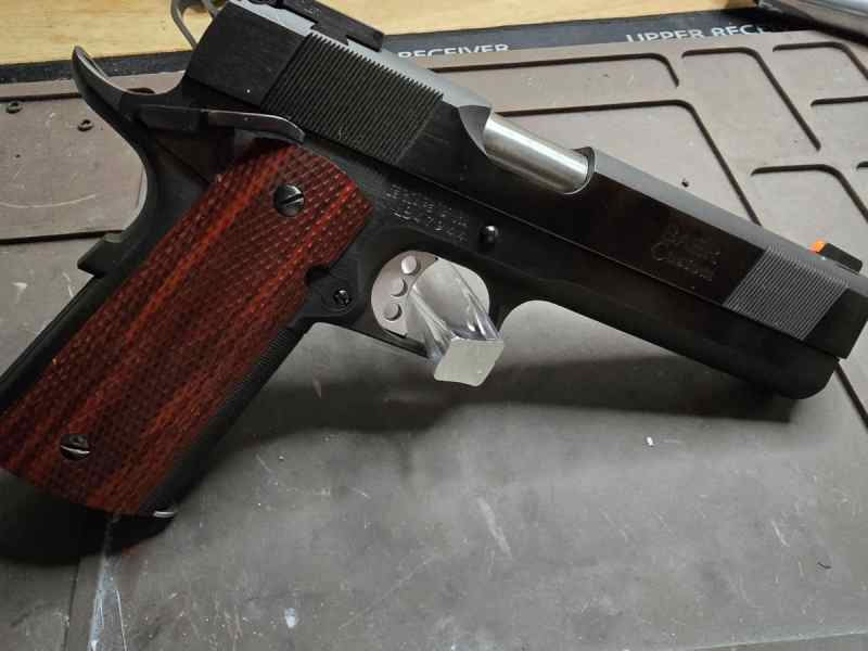 Les Baer Monolith 45acp