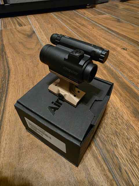 Aimpoint CompM5 w/ Reptilia 1.93 Mount