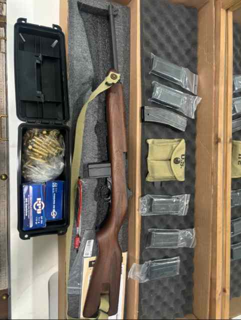 Auto Ordnance M1 carbine .30 cal w/extras