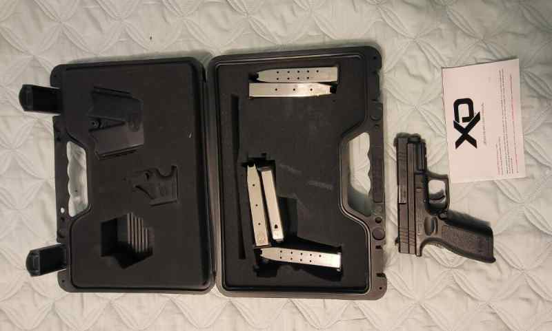 Springfield Armory XD40 with extras